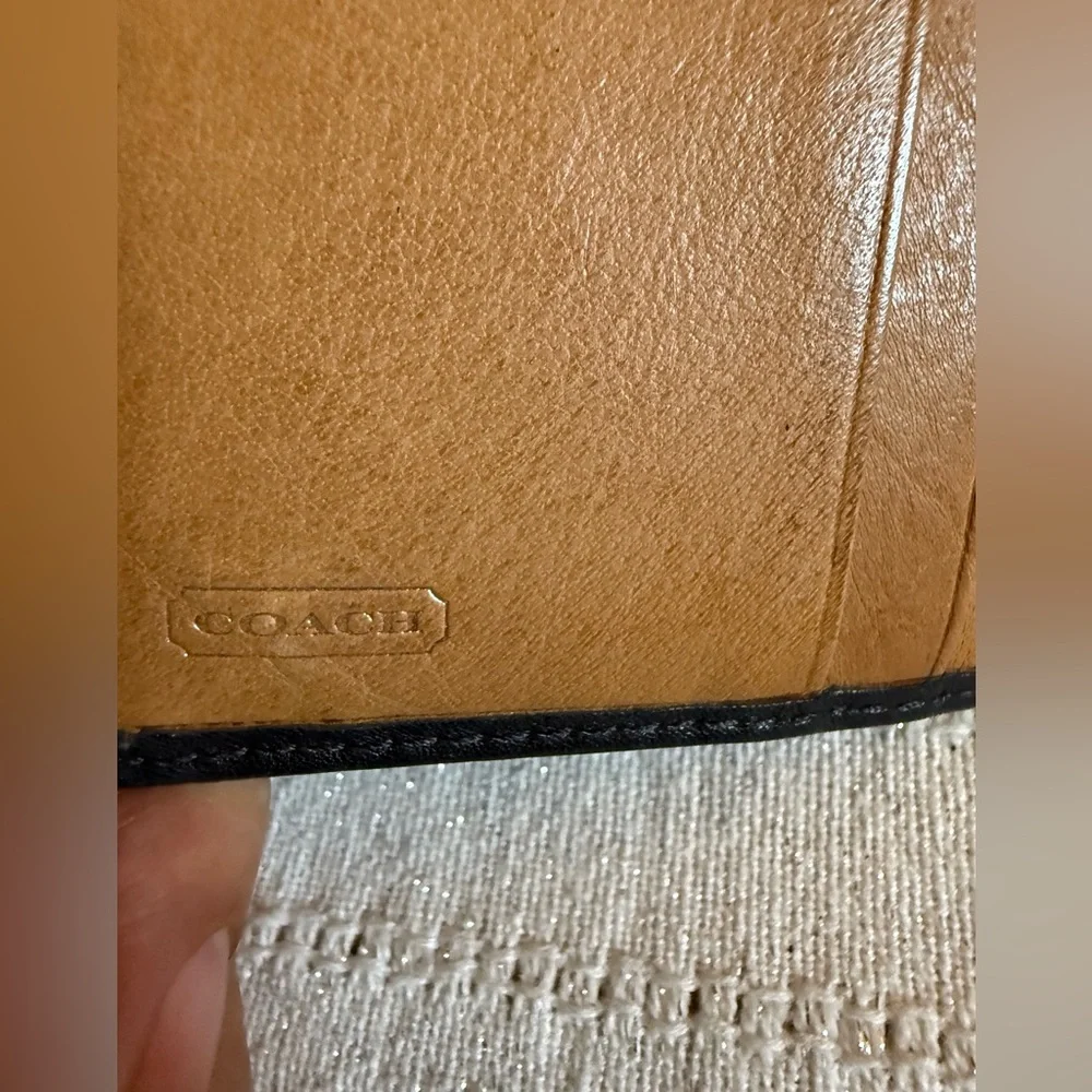 Vintage Coach Black Leather Bifold Wallet with Buckle Detail - Picture 3 of 5